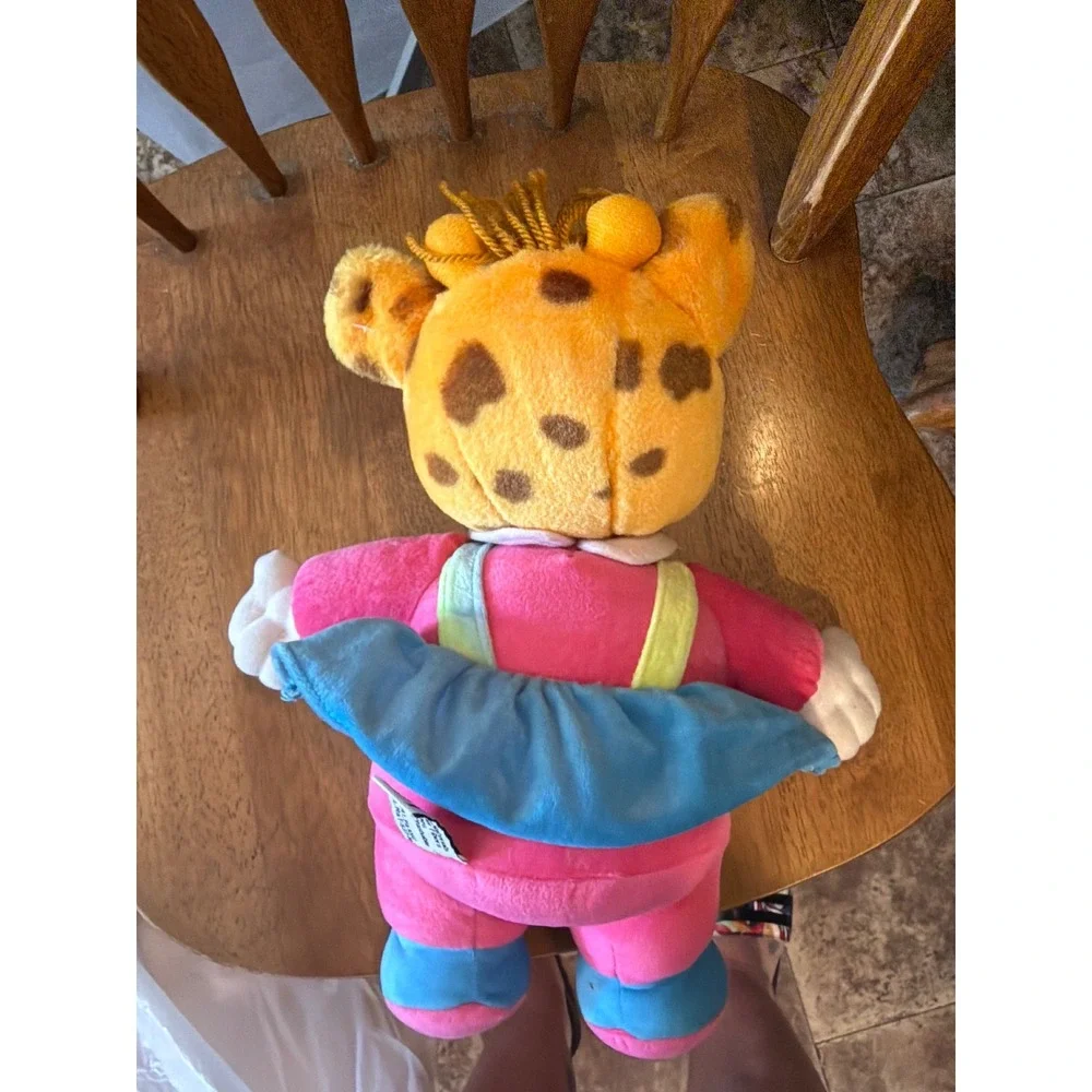 Vintage 1993 Toys R Us Geoffrey Soft Classics Giraffe Plush Pink Blue Outfit